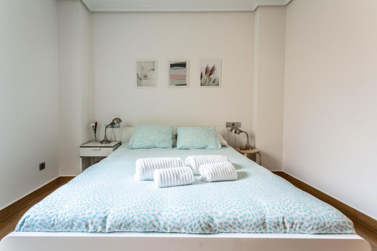 Apartamento En Primera Linea De Playa Riazor La Coruña Esterno foto