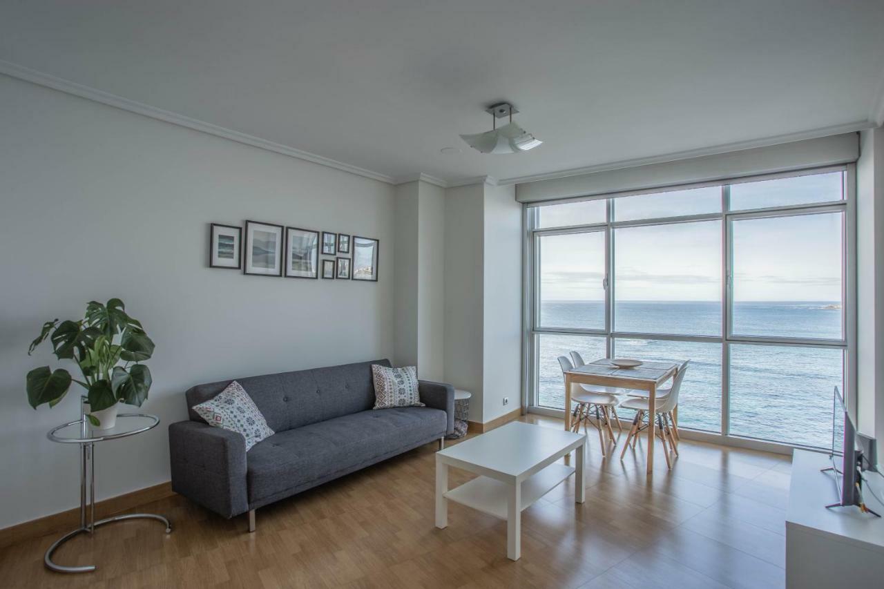 Apartamento En Primera Linea De Playa Riazor La Coruña Esterno foto